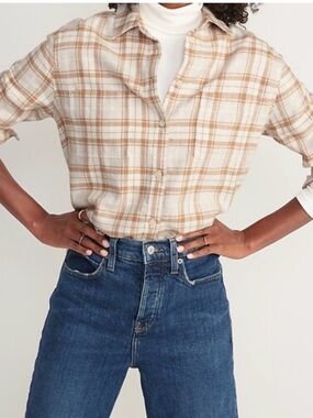 Old Navy Top The Boyfriend Shirt size M Relaxed Cream Plaid Flannel Cotton nwt